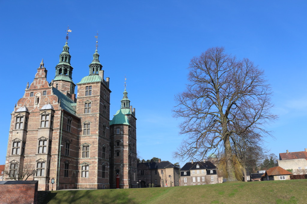 Enjoying Rosenborg Castle with beautiful sunshine. The palace seems to be the royal junk room. Everything that's sort of valuable (but too ugly) is moved there. In the basement you have also the state treasury.